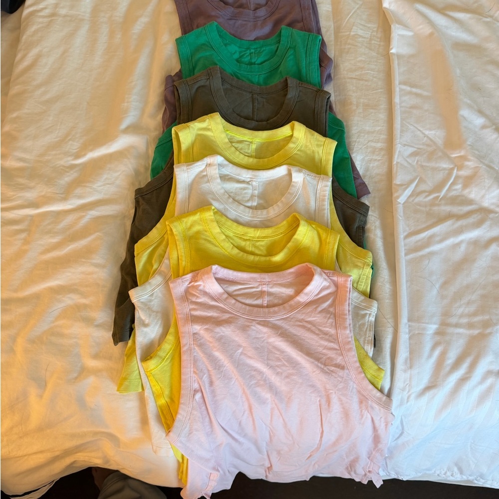 Lululemon classic fit cotton tank set of 7 size 4